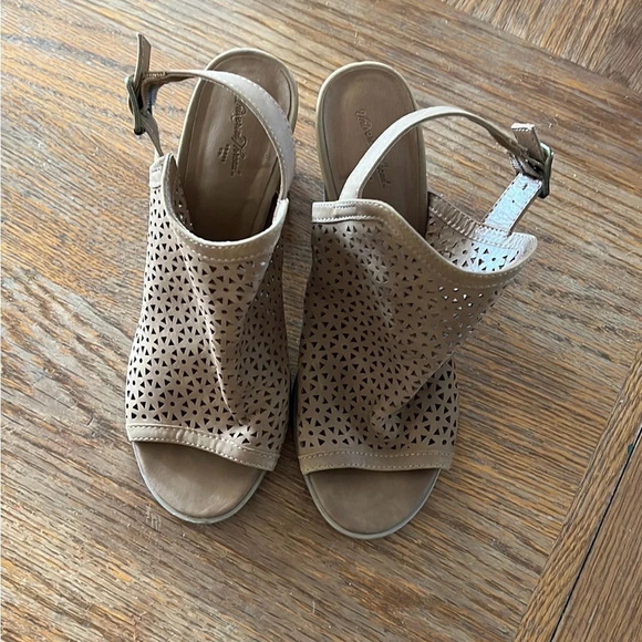 Universal Thread Women's Cognac/Milliana Cut-Out Slingback Pumps -SZ 9 - Picture 4 of 5